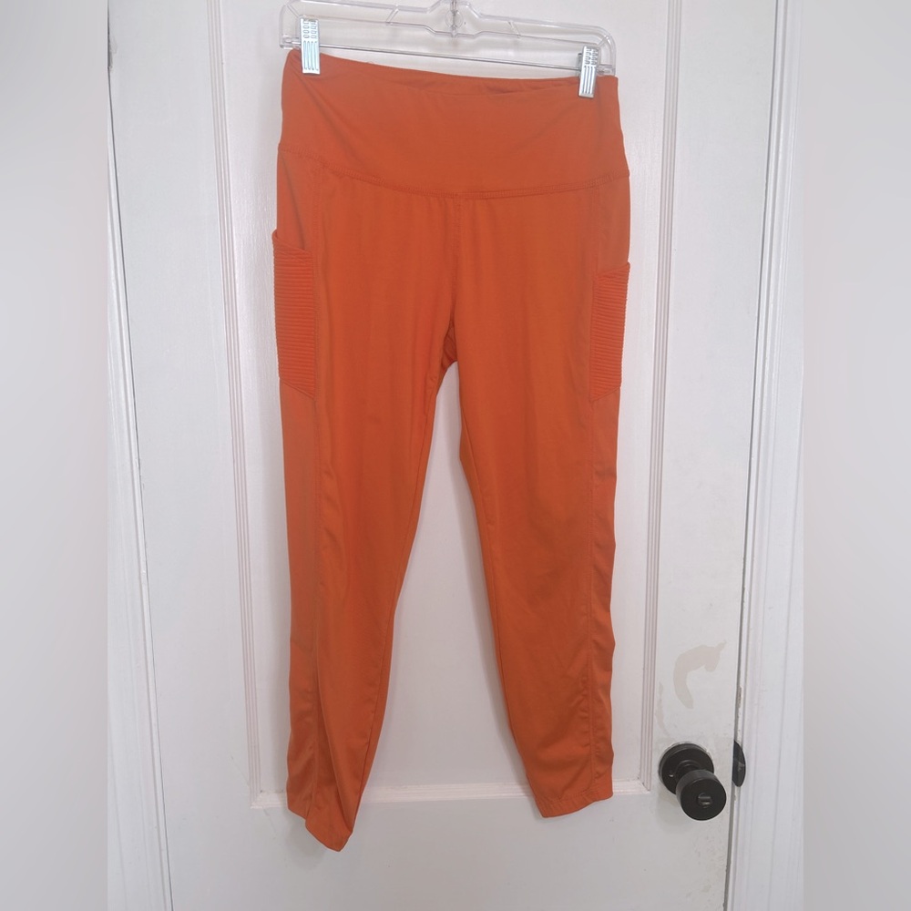 Tahari Sport orange yoga pants, size medium